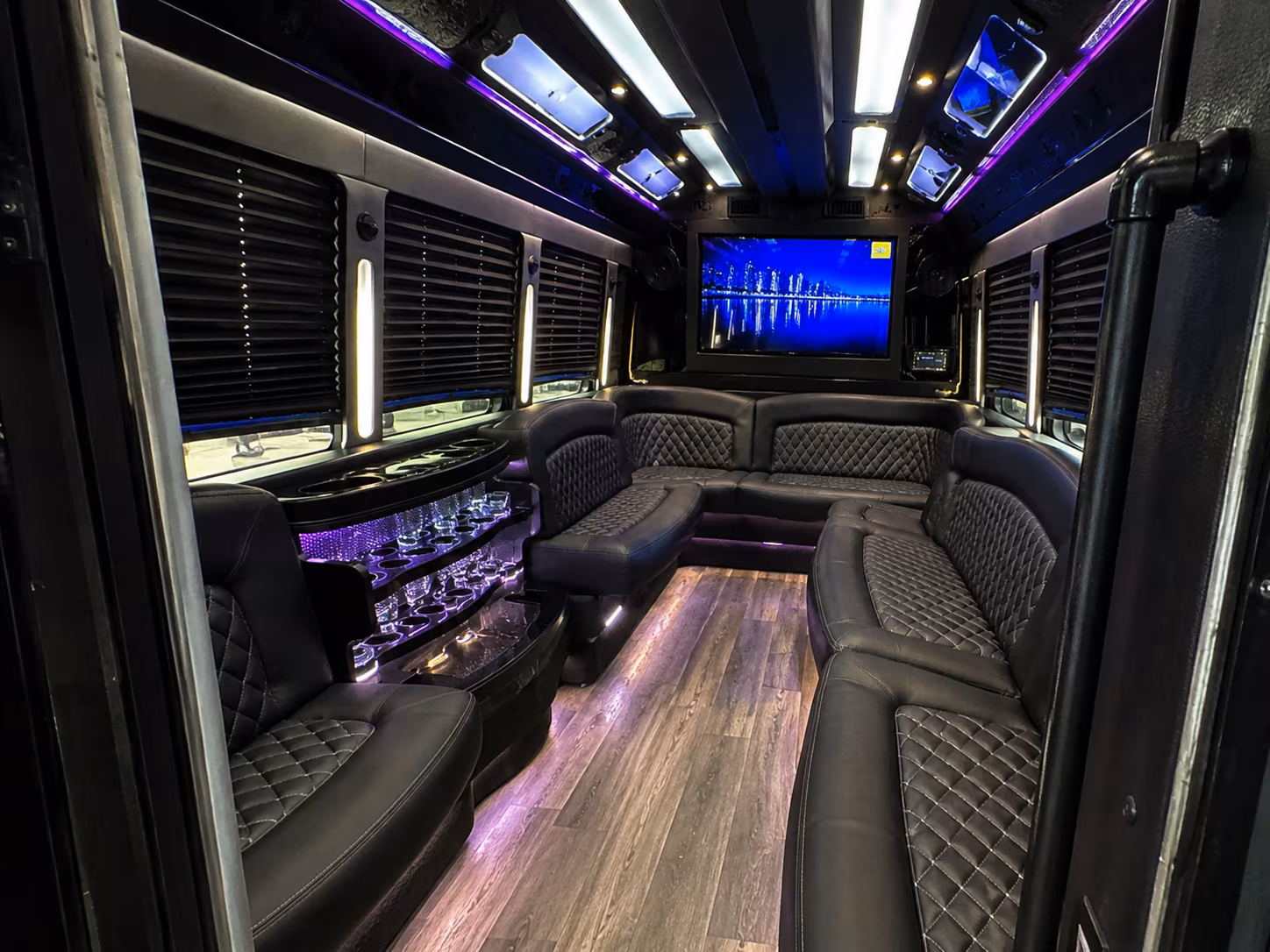 Long Beach Homecoming & Prom Party Bus Rentals